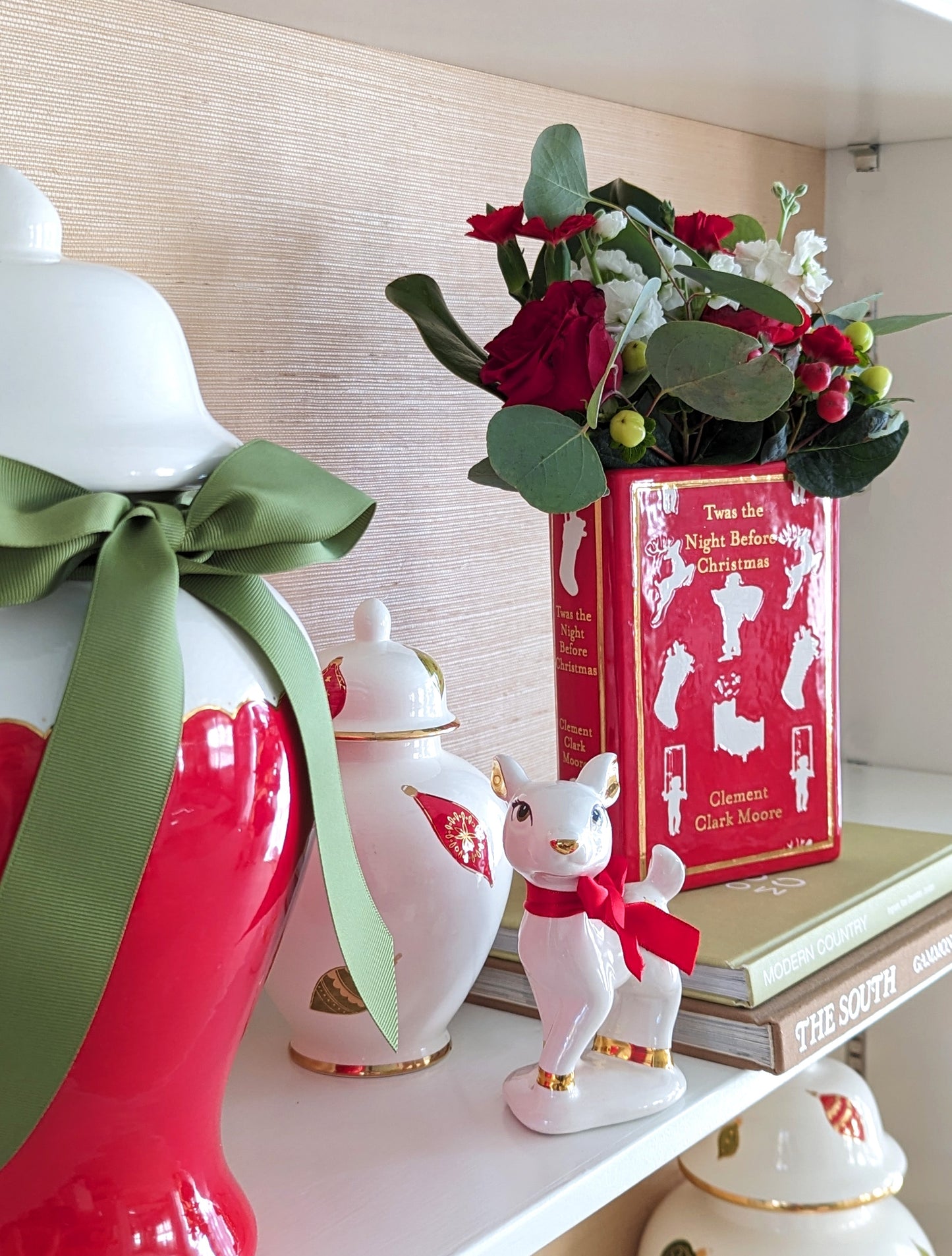 Scallop Color Block Ginger Jars in Holiday Red - TheBOX