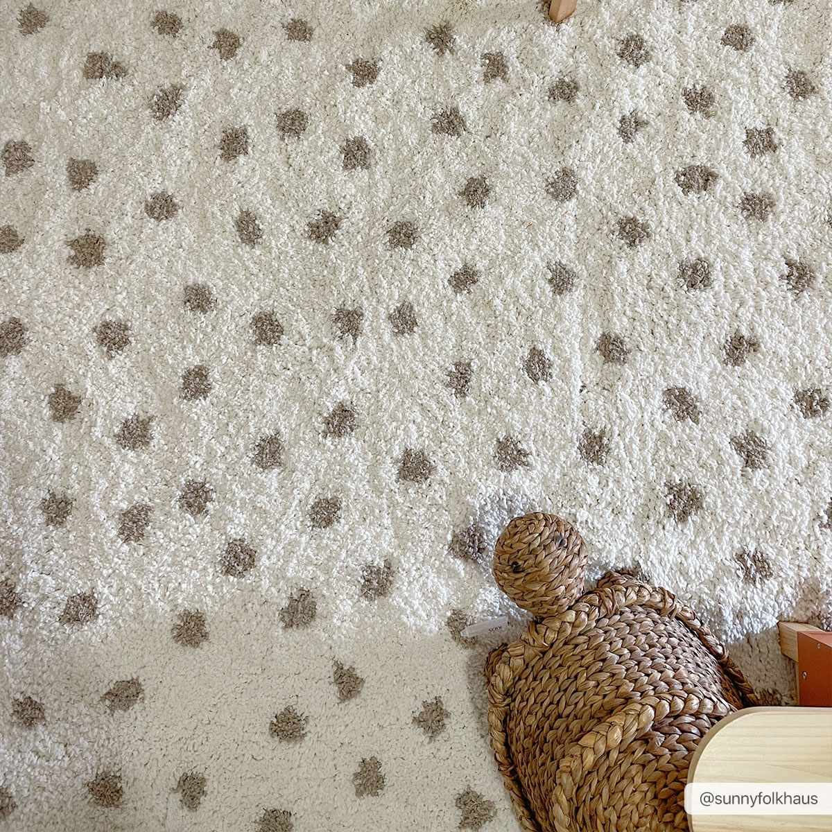 Chaia Dotted Cream & Gray Plush Rug - TheBOX